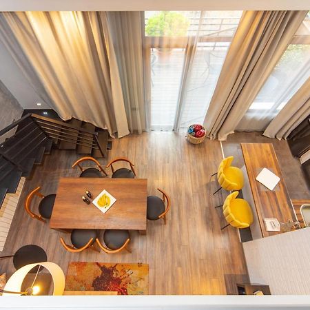 Luxury 4 Bedroom Apartment #1 In The City Center Of Tbilisi Exteriör bild