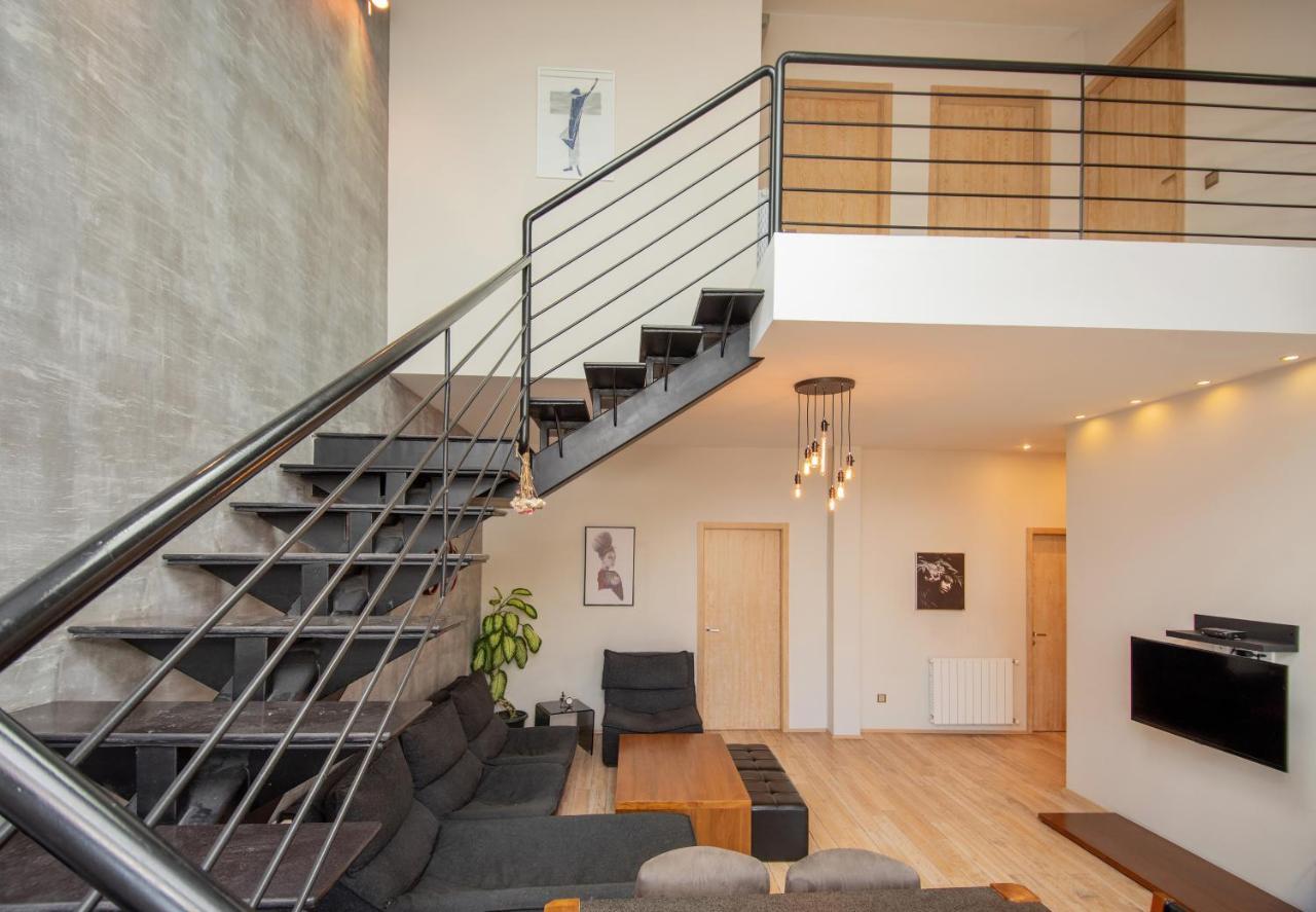 Luxury 4 Bedroom Apartment #1 In The City Center Of Tbilisi Exteriör bild