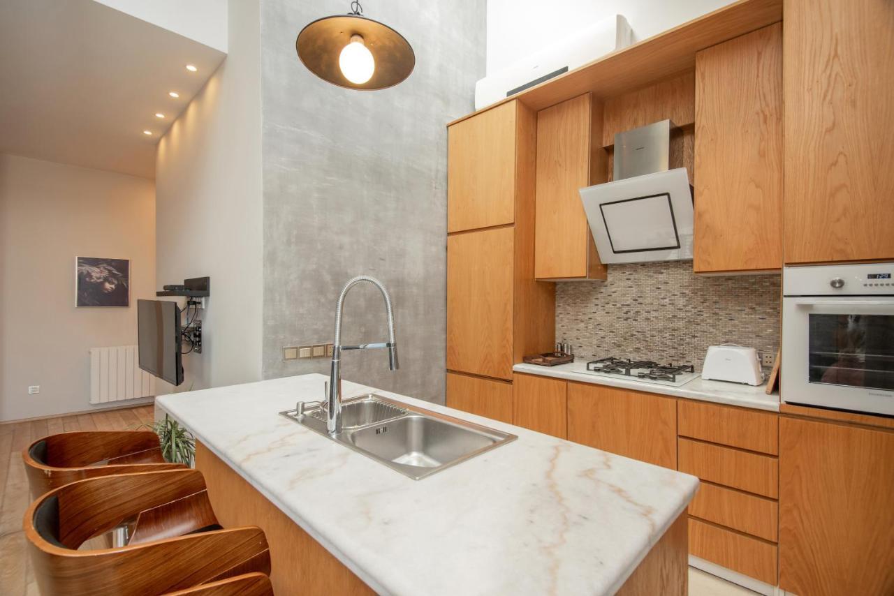 Luxury 4 Bedroom Apartment #1 In The City Center Of Tbilisi Exteriör bild
