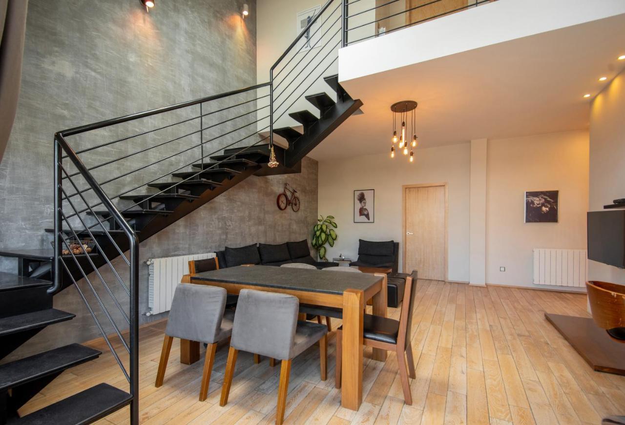 Luxury 4 Bedroom Apartment #1 In The City Center Of Tbilisi Exteriör bild