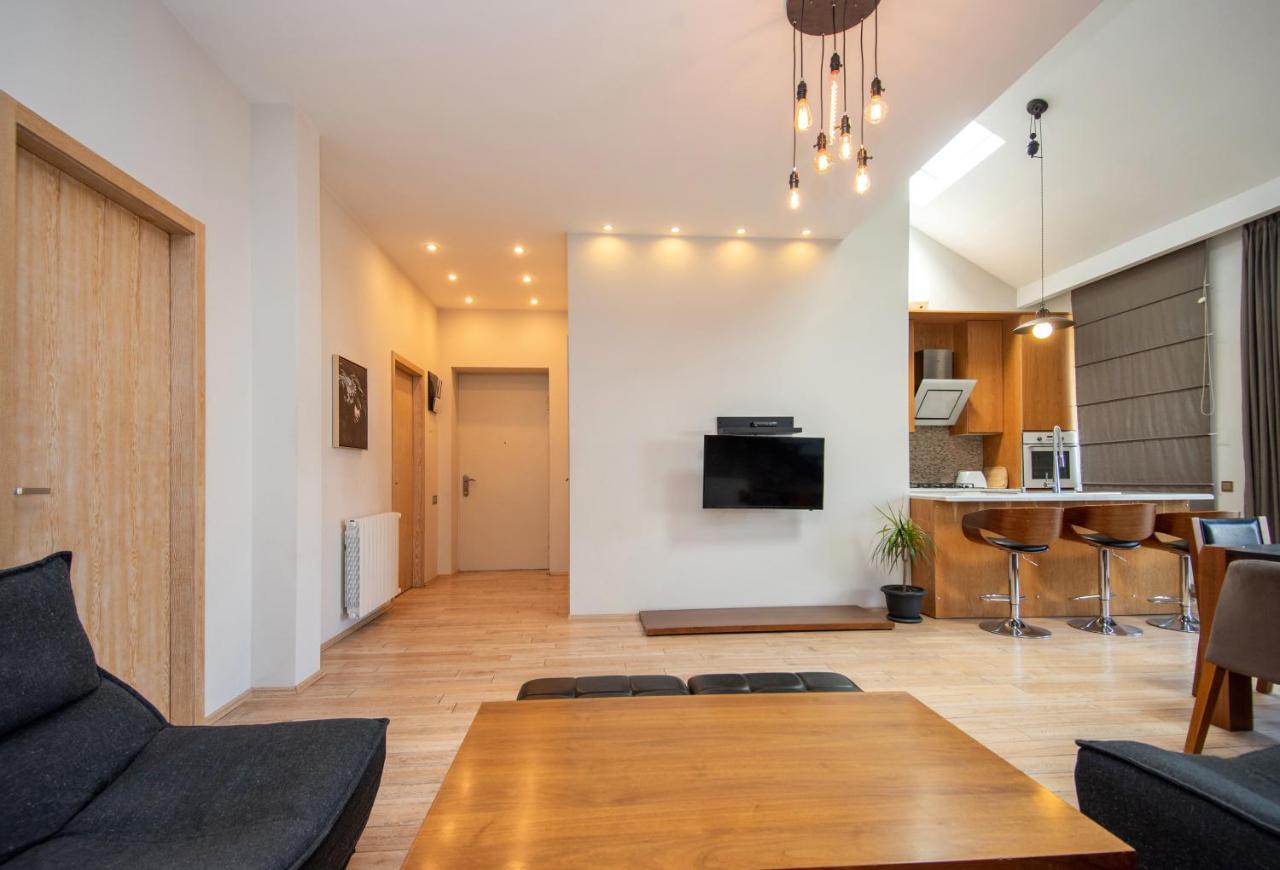Luxury 4 Bedroom Apartment #1 In The City Center Of Tbilisi Exteriör bild