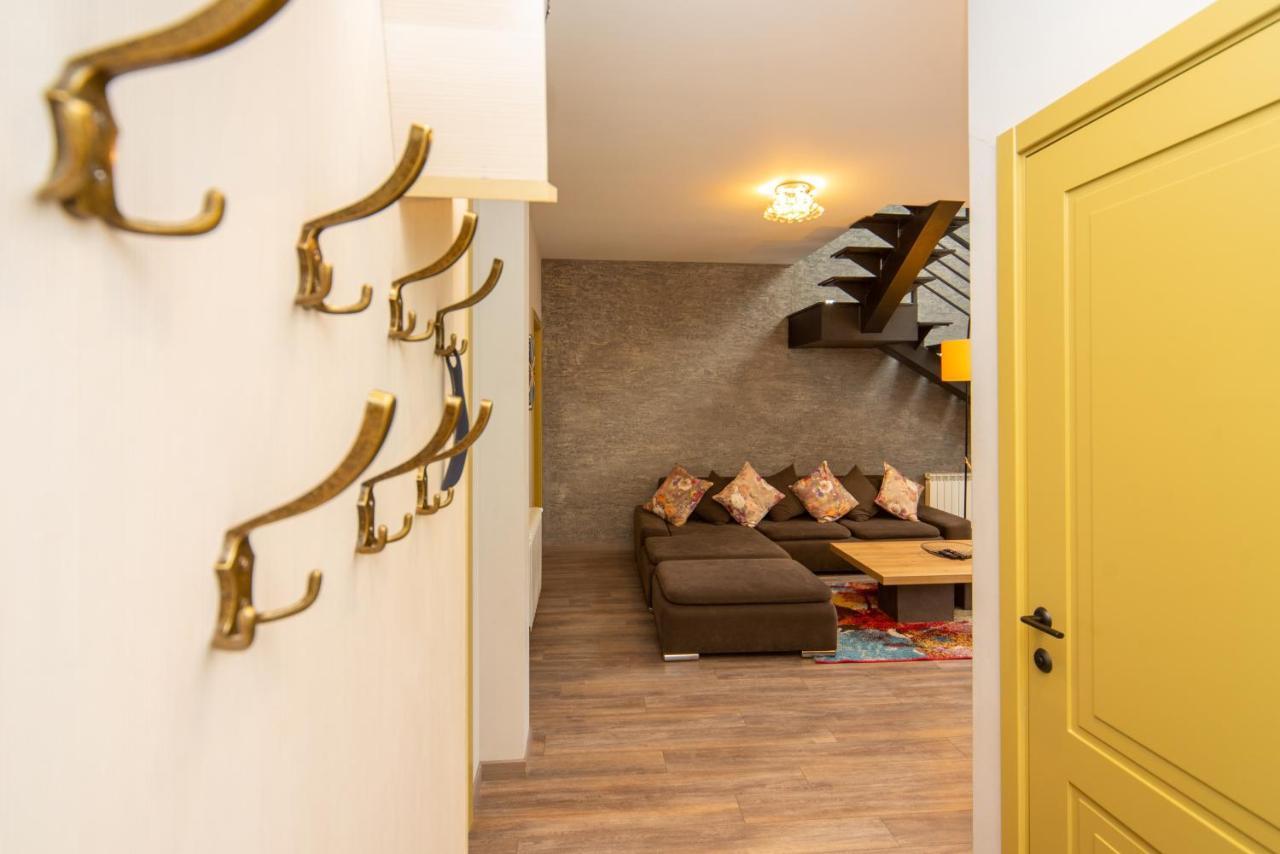 Luxury 4 Bedroom Apartment #1 In The City Center Of Tbilisi Exteriör bild