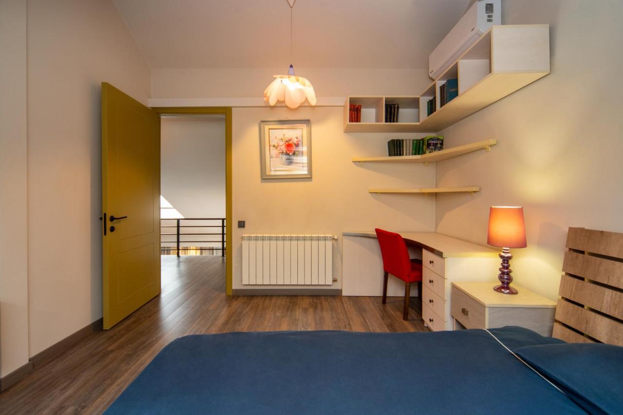 Luxury 4 Bedroom Apartment #1 In The City Center Of Tbilisi Exteriör bild