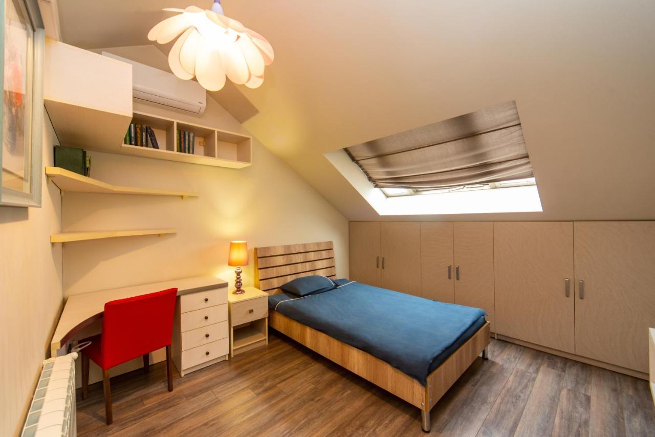 Luxury 4 Bedroom Apartment #1 In The City Center Of Tbilisi Exteriör bild