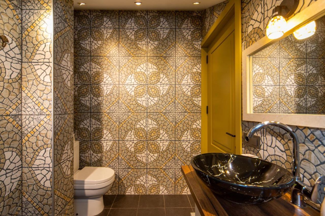 Luxury 4 Bedroom Apartment #1 In The City Center Of Tbilisi Exteriör bild