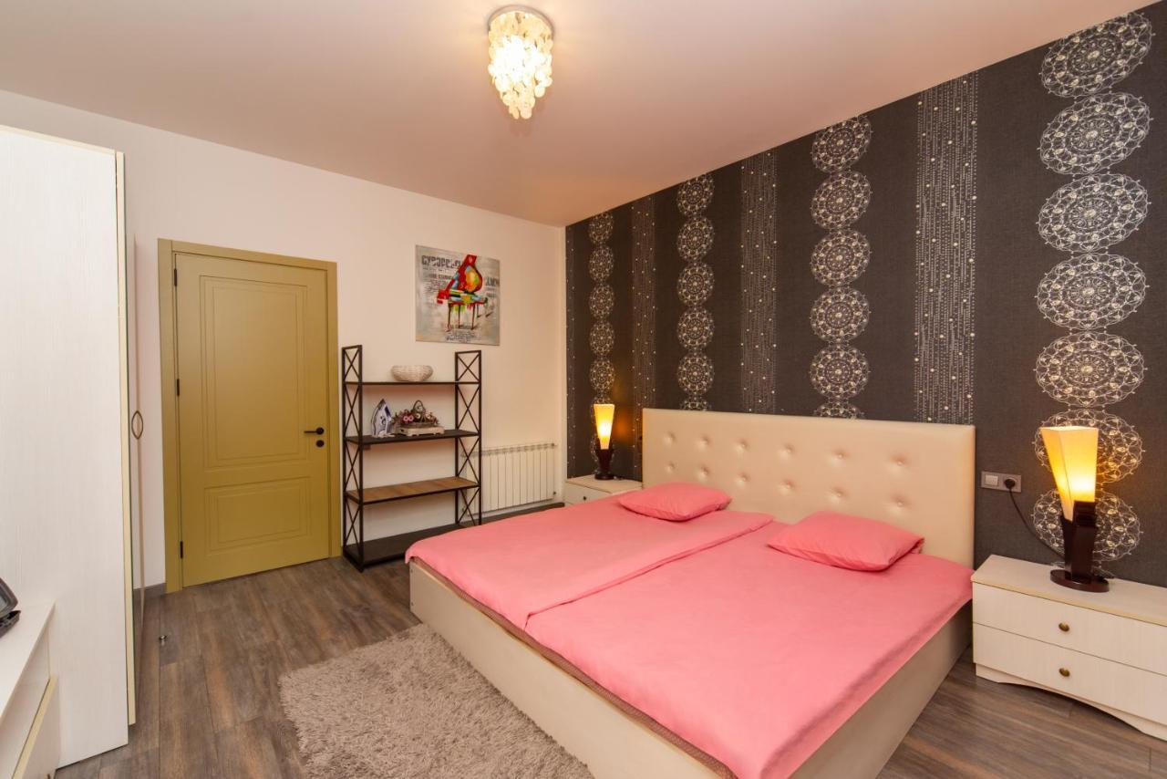 Luxury 4 Bedroom Apartment #1 In The City Center Of Tbilisi Exteriör bild