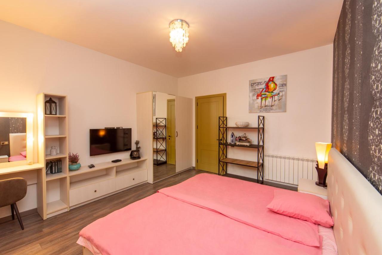Luxury 4 Bedroom Apartment #1 In The City Center Of Tbilisi Exteriör bild