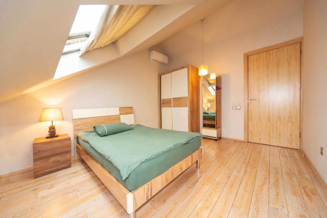 Luxury 4 Bedroom Apartment #1 In The City Center Of Tbilisi Exteriör bild