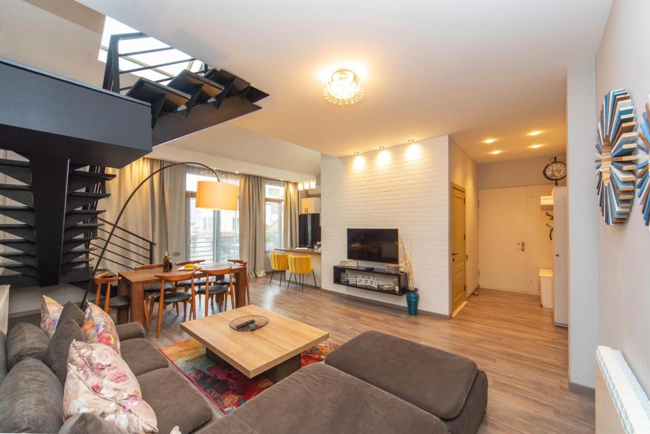 Luxury 4 Bedroom Apartment #1 In The City Center Of Tbilisi Exteriör bild