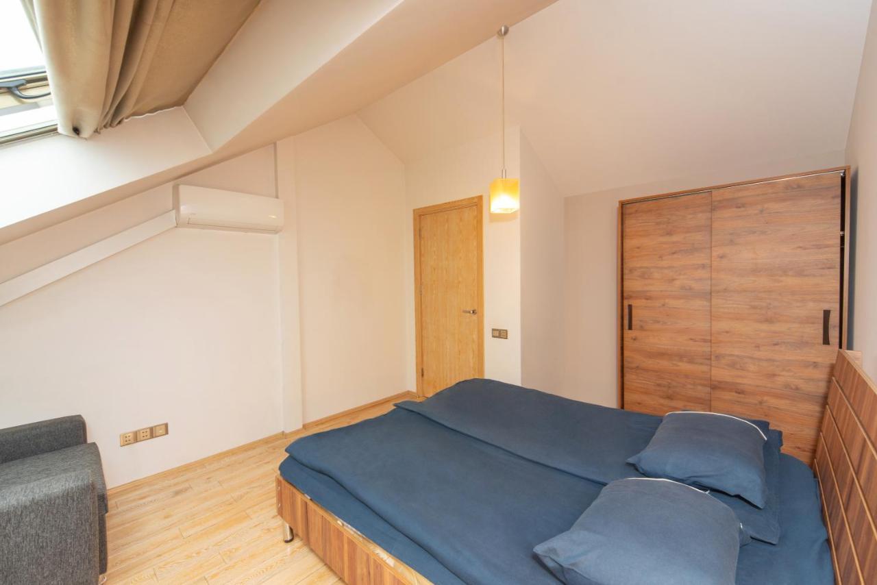 Luxury 4 Bedroom Apartment #1 In The City Center Of Tbilisi Exteriör bild