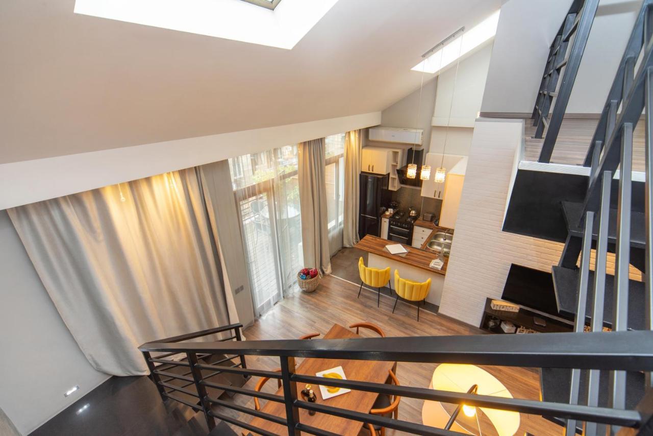 Luxury 4 Bedroom Apartment #1 In The City Center Of Tbilisi Exteriör bild